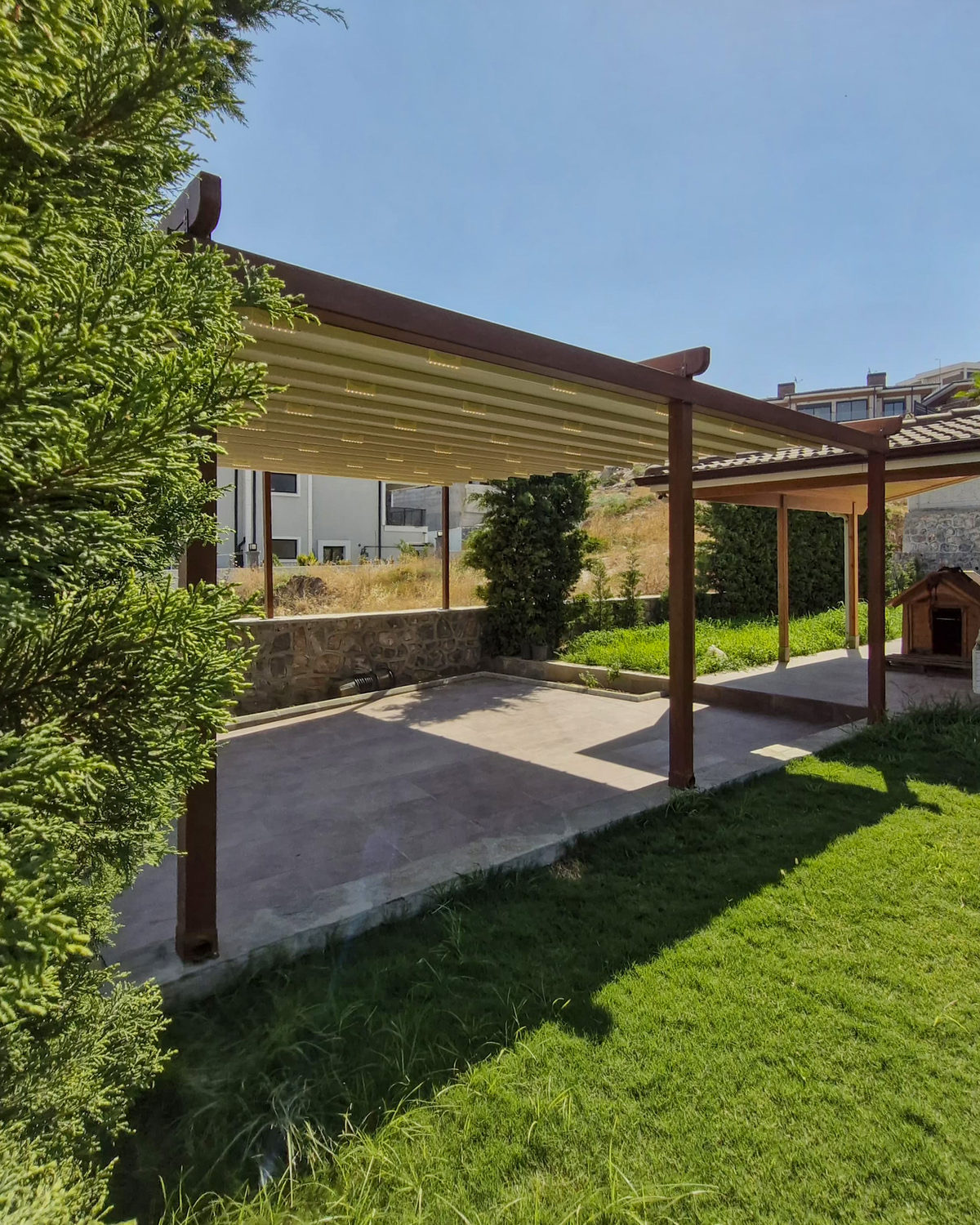 Havuz başı pergola tente kurulumu